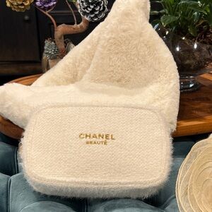 Chanel Beauté Ivory Textured Bag